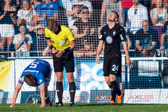 Malmö FFs Lasse Nielsen deppar