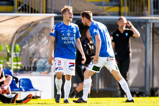 Trelleborgs Erik Andersson reagerar på ett domslut