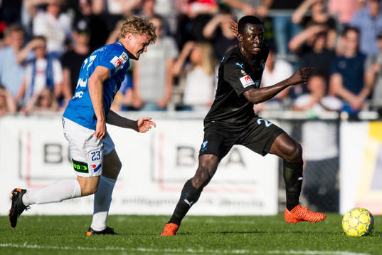Trelleborgs Freddie Brorsson jagar Malmö FFs Bonke Innocent