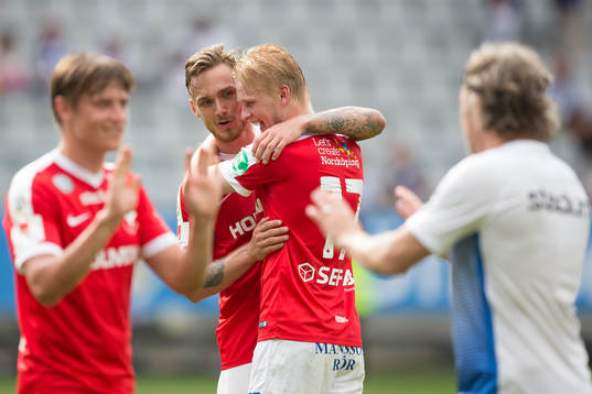 Norrköpings Linus Wahlqvist och Kalle Holmberg jublar