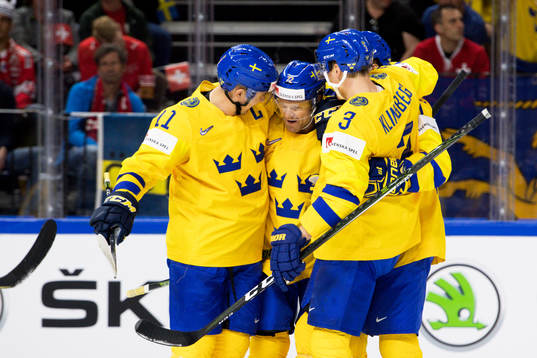 Sveriges Patric Hörnqvist jublar med lagkamrater