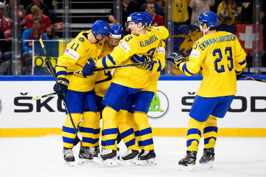 Sveriges Patric Hörnqvist jublar med lagkamrater