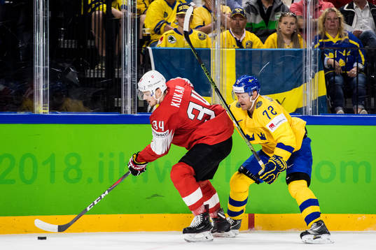 Sveriges Patric Hörnqvist och Schweiz Dean Kukan