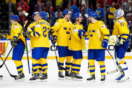 Sveriges spelare jublar