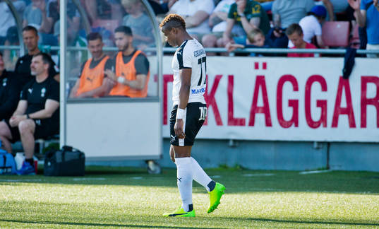 Örebros Kennedy Igboananike deppar