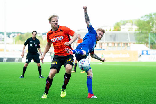 Håkon Holmefjord Lorentzen of Åsane and Fredrik Carlsen
