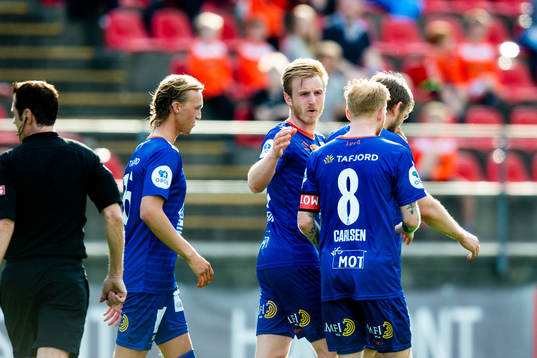 Torbjørn Agdestein of Aalesund celebrates the 1-1 goal