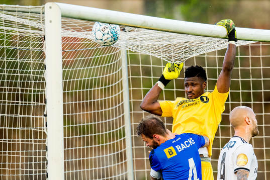Goalkeeper Mandé Sayouba of Stabæk