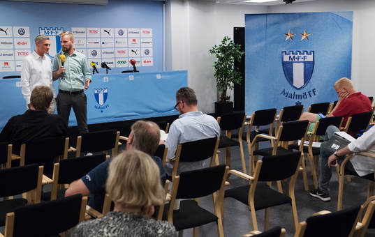 Stort mediaintresse och Mattias J Larsson och Johan Wall