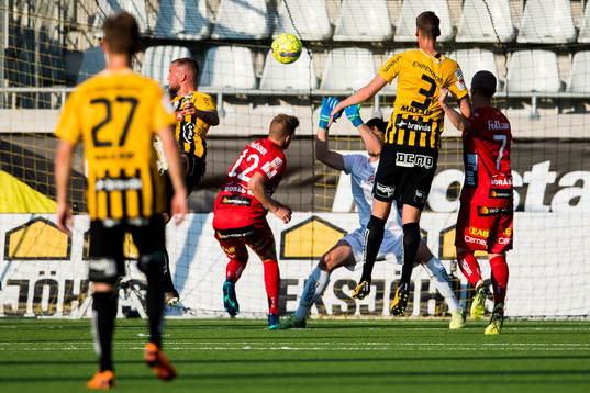 Häckens Alexander Faltsetas gör 2-0