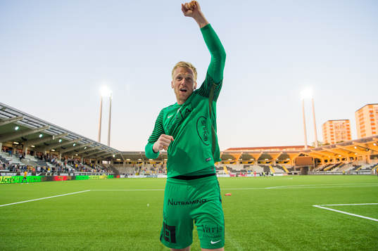 Häckens Peter Abrahamsson jublar