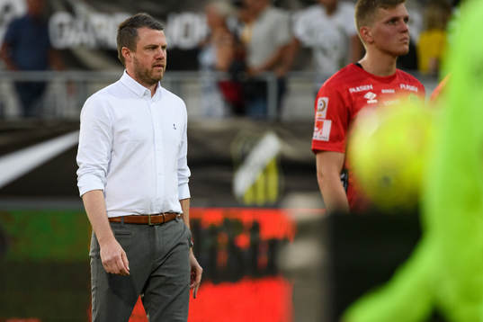 Elfsborgs manager Jimmy Thelin deppar