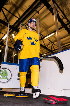 Sveriges Viktor Arvidsson lämnar isen