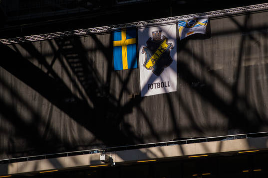 Tomma läktarplatser före fotbollsmatchen i Allsvenskan