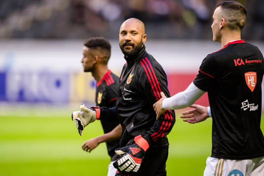 Östersunds målvakt Aly Keita före  fotbollsmatchen i