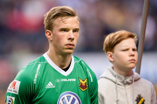 Östersunds målvakt Andreas Andersson före