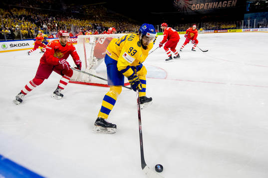 Sveriges Mika Zibanejad och Rysslands Bogdan Kiselevich