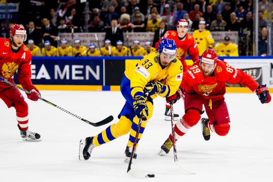 Sveriges Mika Zibanejad och Rysslands Nikita Nesterov