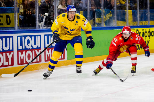 Sveriges Mikael Backlund och Rysslands Yegor Yakovlev