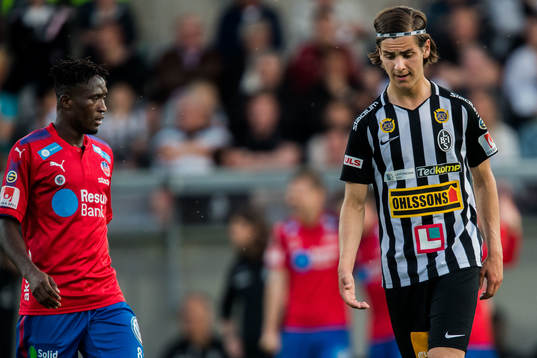 Helsingborgs Mamudu Moro och Landskronas Adi Nalic deppar