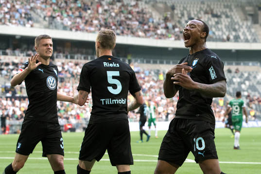 Malmö FFs Carlos Strandberg jublar