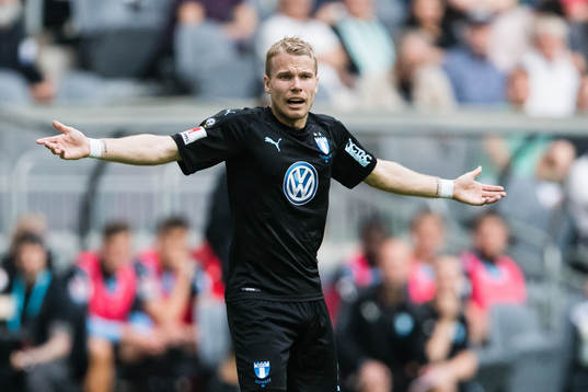 Malmö FFs Oscar Lewicki reagerar
