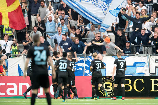 Malmö FFs supportrar jublar