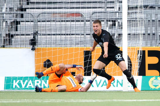 Malmö FFs Mattias Svanberg jublar