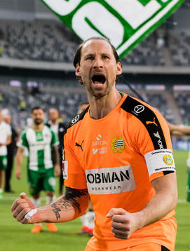Hammarbys målvakt Johan Wiland jublar