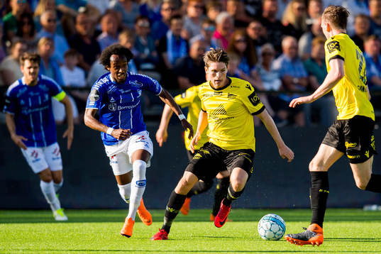 Amin Askar of Sarpsborg 08 and Kasper Skaanes of Start