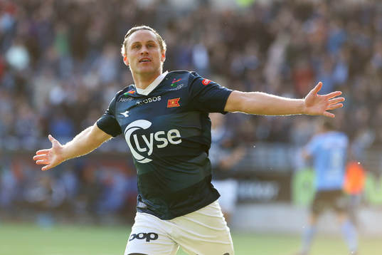 Tommy Høiland from Viking celebrates scoring his 3rd goal