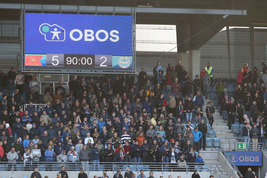 The scoreboard shows the final score