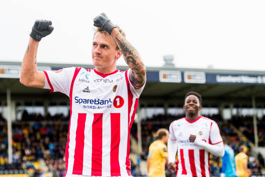 Runar Espejord and Mushaga Bakenga of Tromsø celebrate the