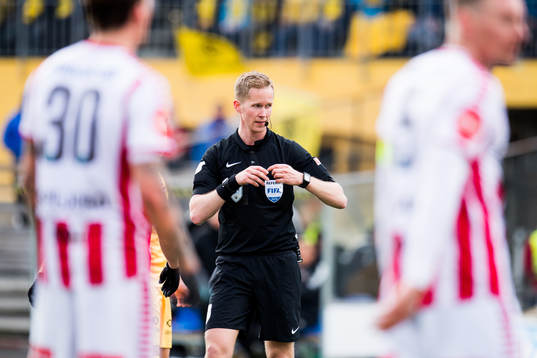 Kristoffer Hagenes, referee