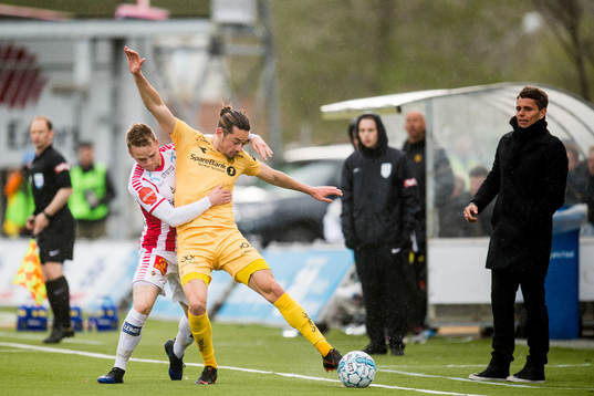 Kent-Are Antonsen of Tromsø and Amor Layoni of Bodø/Glimt