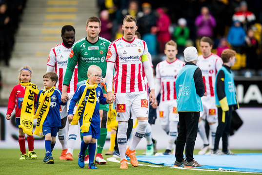 Magnar Ødegaard of Tromsø and the other players of