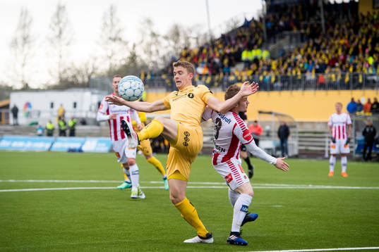 Kristian Fardal Opseth of Bodø/Glimt and Kent-Are Antonsen