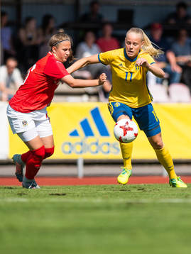 Österrikes Viktoria Sommer och Sveriges Nina Koppang