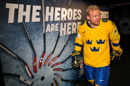 Sveriges Patric Hörnqvist anländer