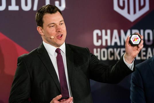 Andrew Lord tränare för Cardiff Devils drar Redbull
