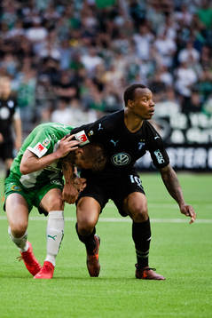 Hammarbys David Fällman och Malmö FFs Carlos Strandberg