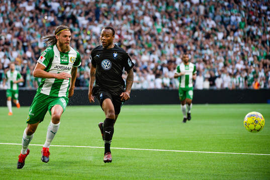 Hammarbys Björn Paulsen och Malmö FFs Carlos Strandberg