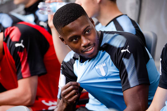 Malmö FFs Isak Ssewankambo på bänken