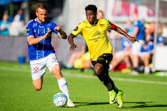 Ole Jørgen Halvorsen of Sarpsborg 08 and Isaac Twum of