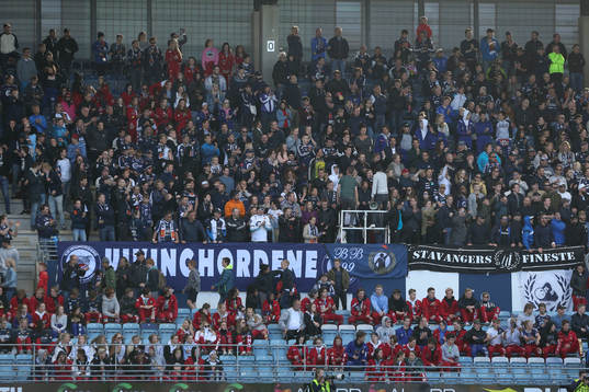 Viking supporters