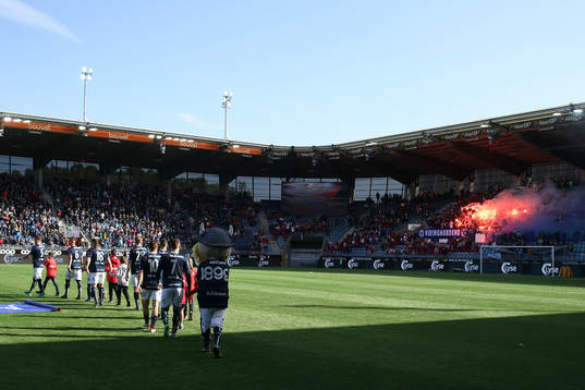 The players walk out