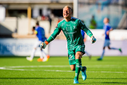 Goalkeeper Aslak Falch of Sarpsborg 08 celebrates 2-0