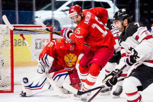 Rysslands Artyom Anisimov framför egen kasse