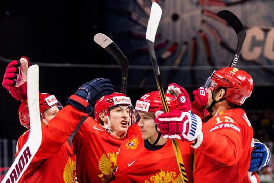 Rysslands spelare jublar
