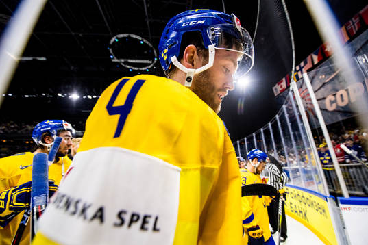 Sveriges Mattias Ekholm deppar när han lämnar isen